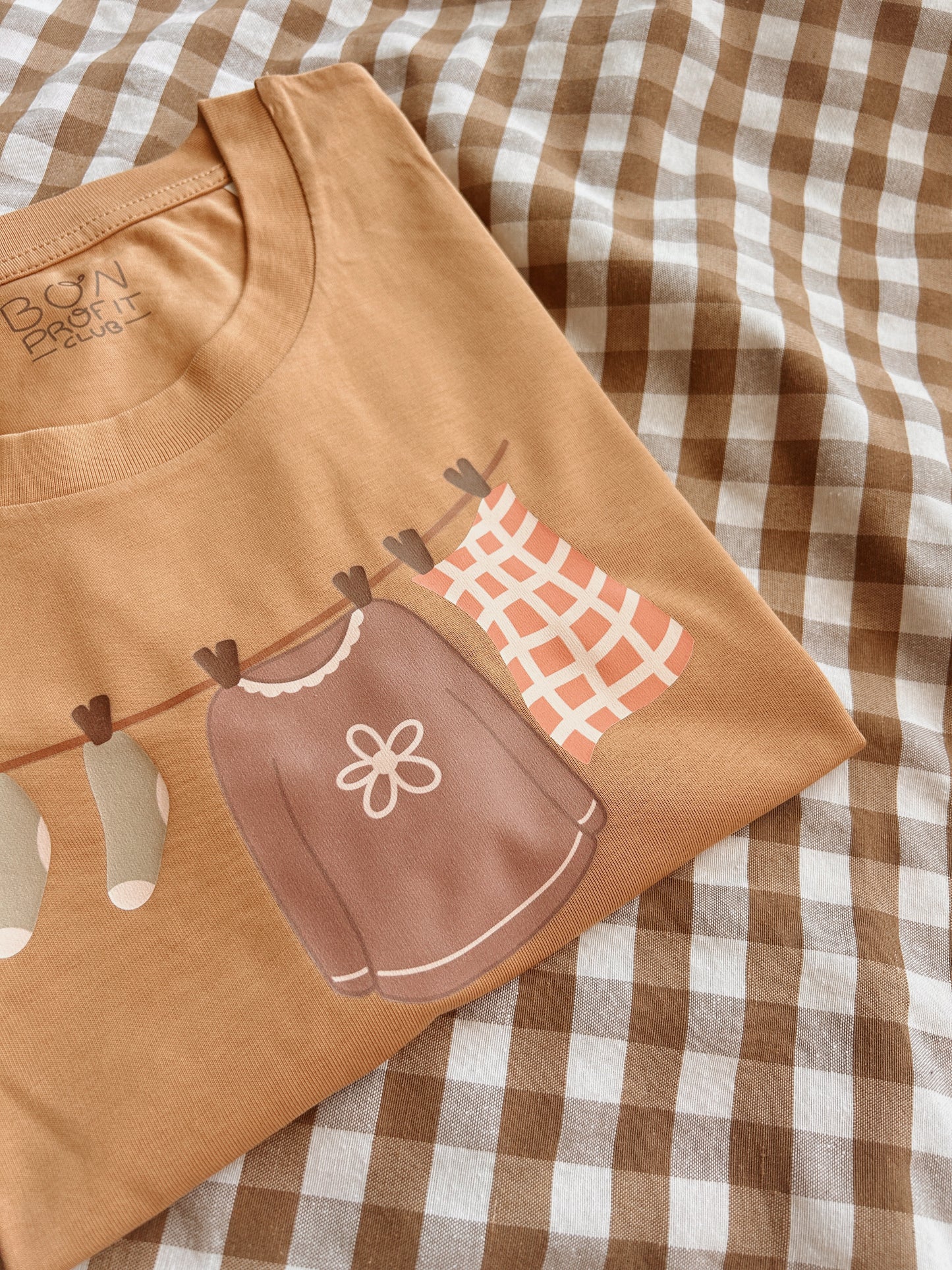 Camiseta manga corta unisex latte marrón ropa tendida normalidad